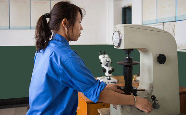 昌利金剛石鋸片匠心工藝石材切割的專(zhuān)家 昌利金剛石鋸片匠心工藝石材切割的專(zhuān)家