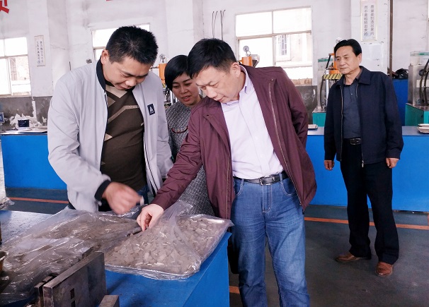 省經信委領導蒞臨湖北昌利公司調研工作 省經信委領導蒞臨湖北昌利公司調研工作