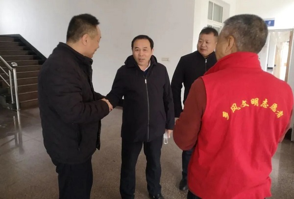 省人大代表教科文衛(wèi)委員會(huì)領(lǐng)導(dǎo)喻立平主任蒞臨昌利金剛石工具公司參觀指導(dǎo)工作 省人大代表教科文衛(wèi)委員會(huì)領(lǐng)導(dǎo)喻立平主任蒞臨昌利金剛石工具公司參觀指導(dǎo)工作